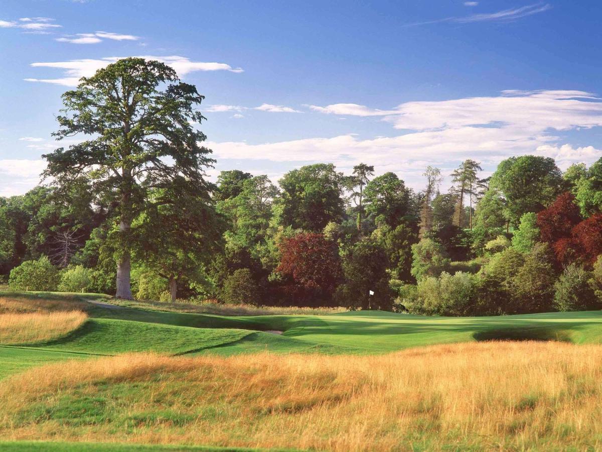 카르톤 하우스 호텔 메이누스 외부 사진 The 18th hole at The Belfry